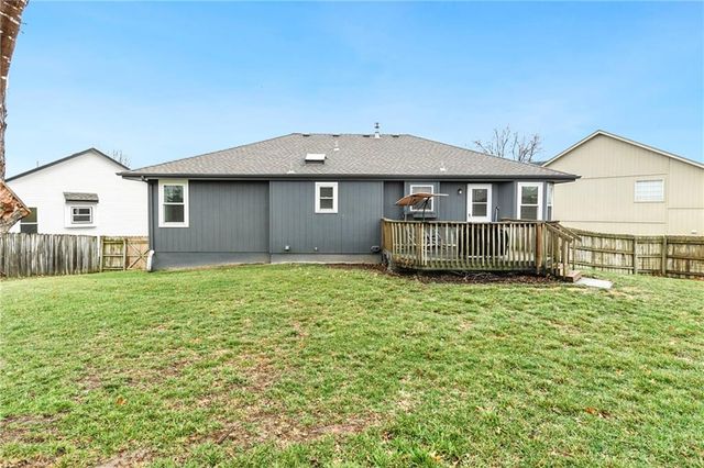 1128 N Mohican Court, Independence, MO 64056