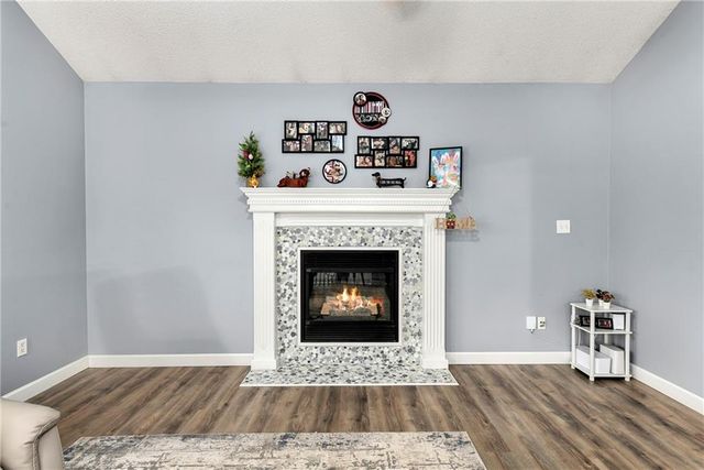 1128 N Mohican Court, Independence, MO 64056