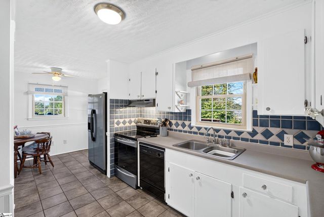 230 Clearview Heights, Boiling Springs, SC 29316