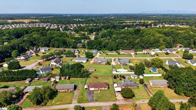 230 Clearview Heights, Boiling Springs, SC 29316