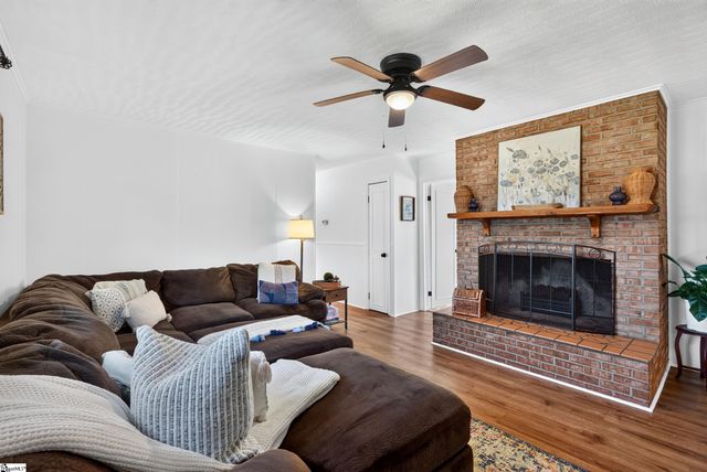 230 Clearview Heights, Boiling Springs, SC 29316