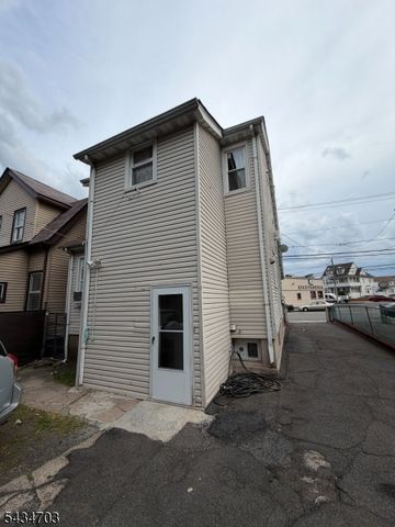 471 20Th Ave, Paterson City, NJ 07513