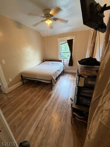 471 20Th Ave, Paterson City, NJ 07513
