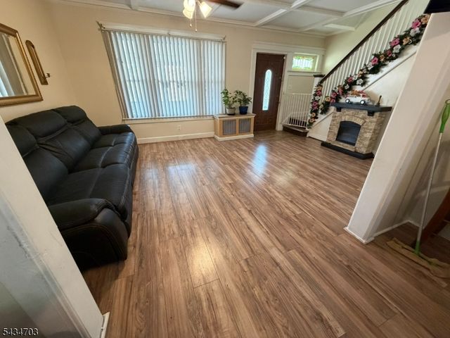 471 20Th Ave, Paterson City, NJ 07513