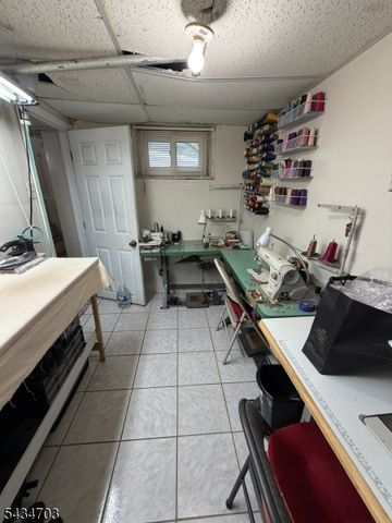 471 20Th Ave, Paterson City, NJ 07513
