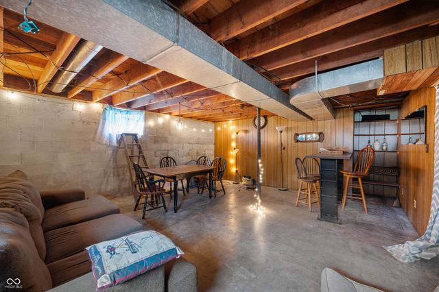 11420 W State Road 32, Yorktown, IN 47396