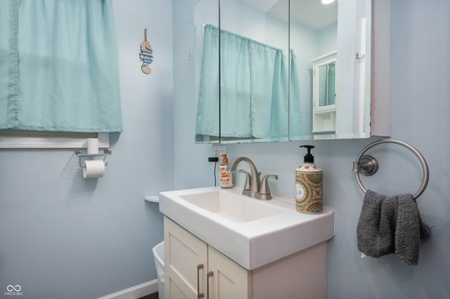 11420 W State Road 32, Yorktown, IN 47396