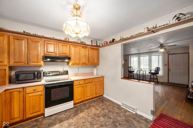 11420 W State Road 32, Yorktown, IN 47396