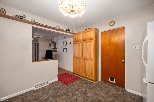 11420 W State Road 32, Yorktown, IN 47396