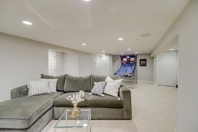 4752 York Avenue S, Minneapolis, MN 55410