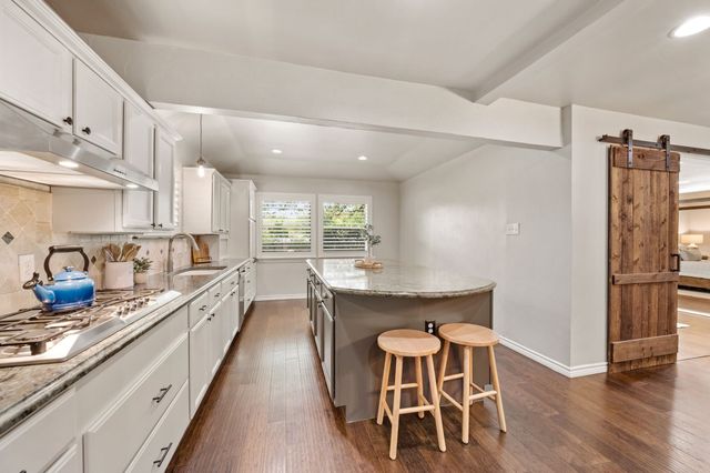 728 Cimarron Trail, Southlake, TX 76092