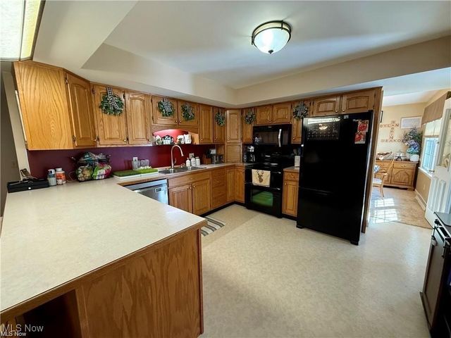 7455 Brushmore Avenue NW, North Canton, OH 44720