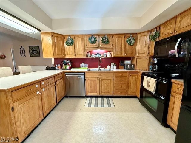 7455 Brushmore Avenue NW, North Canton, OH 44720