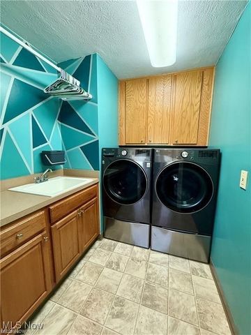 7455 Brushmore Avenue NW, North Canton, OH 44720