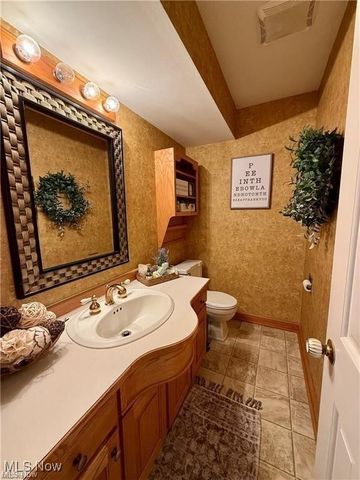 7455 Brushmore Avenue NW, North Canton, OH 44720