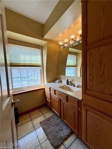 7455 Brushmore Avenue NW, North Canton, OH 44720