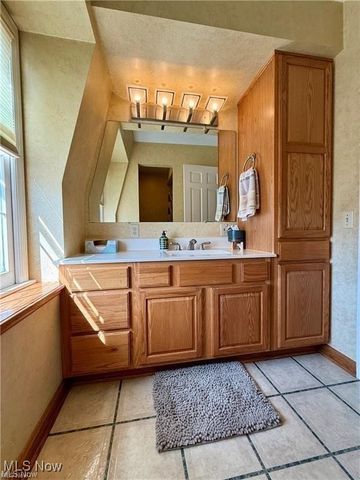 7455 Brushmore Avenue NW, North Canton, OH 44720