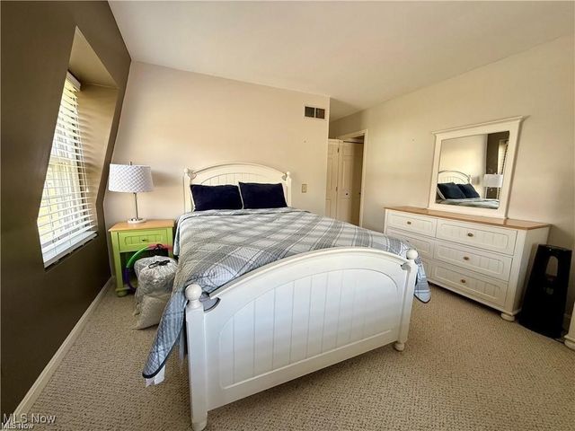 7455 Brushmore Avenue NW, North Canton, OH 44720