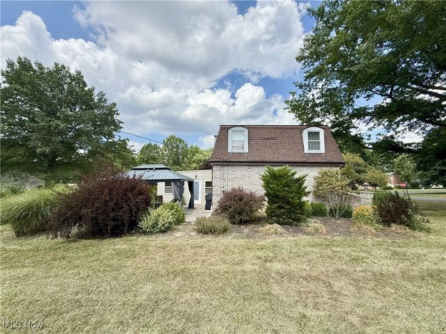 7455 Brushmore Avenue NW, North Canton, OH 44720