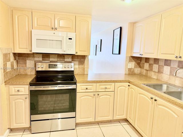 1301 NE Miami Gardens Dr 711W, Miami, FL 33179