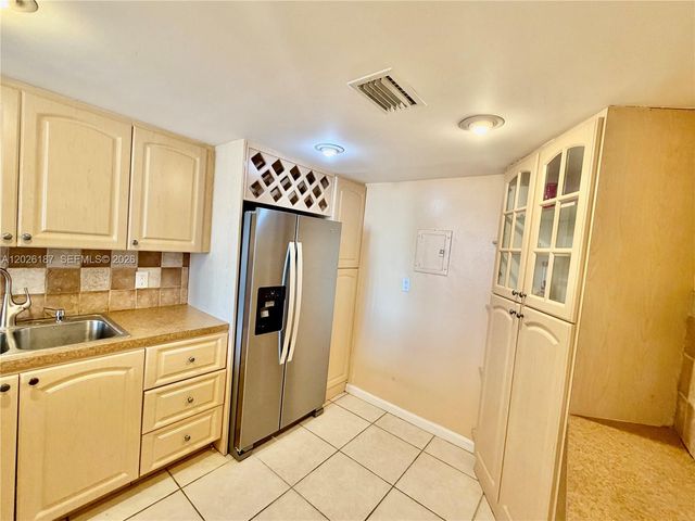 1301 NE Miami Gardens Dr 711W, Miami, FL 33179