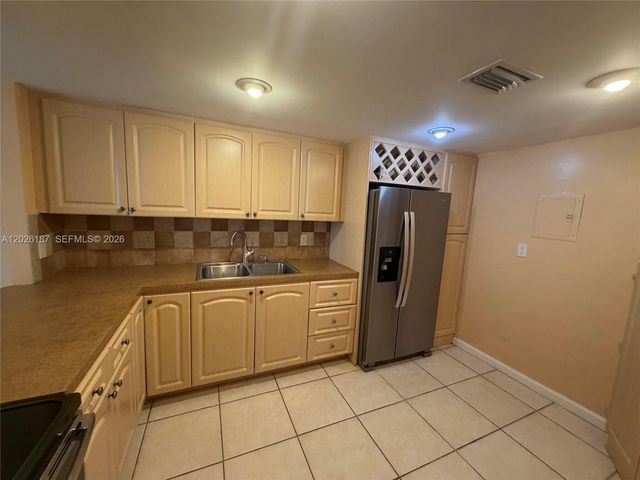 1301 NE Miami Gardens Dr 711W, Miami, FL 33179