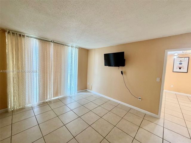 1301 NE Miami Gardens Dr 711W, Miami, FL 33179