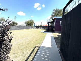 916 S Main ST, Lockhart, TX 78644