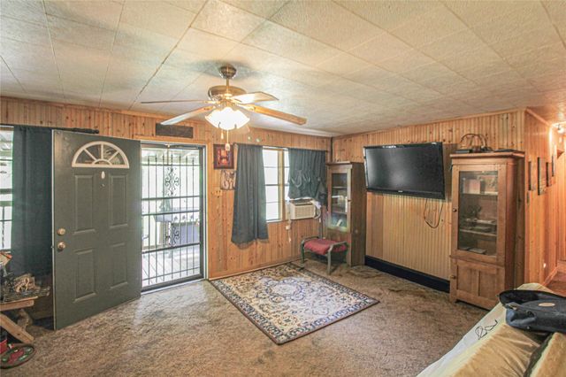 164 Tom, Livingston, TX 77351