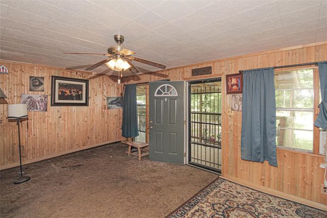 164 Tom, Livingston, TX 77351