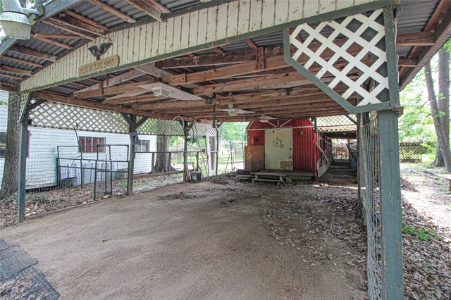164 Tom, Livingston, TX 77351