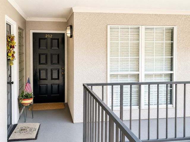 4303 Buena Vista Street 202, Dallas, TX 75205