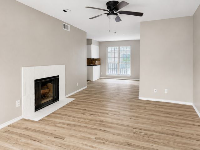 4303 Buena Vista Street 202, Dallas, TX 75205