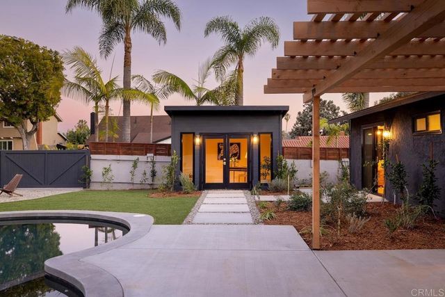 1860 Valencia Avenue, Carlsbad, CA 92008