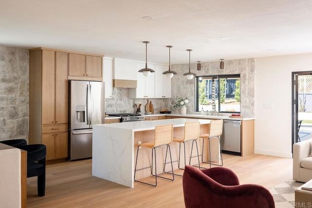 1860 Valencia Avenue, Carlsbad, CA 92008