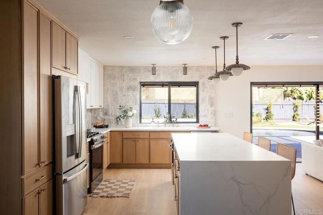 1860 Valencia Avenue, Carlsbad, CA 92008