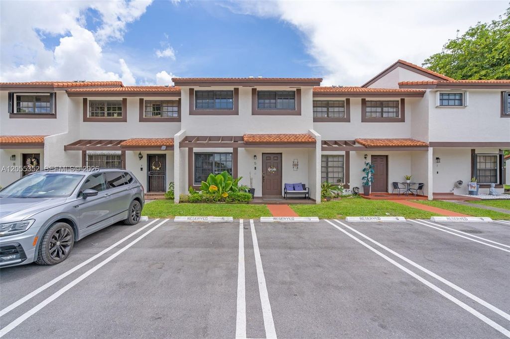 5725 SW 132nd Ct 21-5, Miami, FL 33183