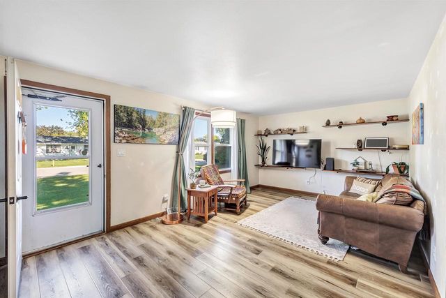 650 MEMORY AVENUE, Green Bay, WI 54301