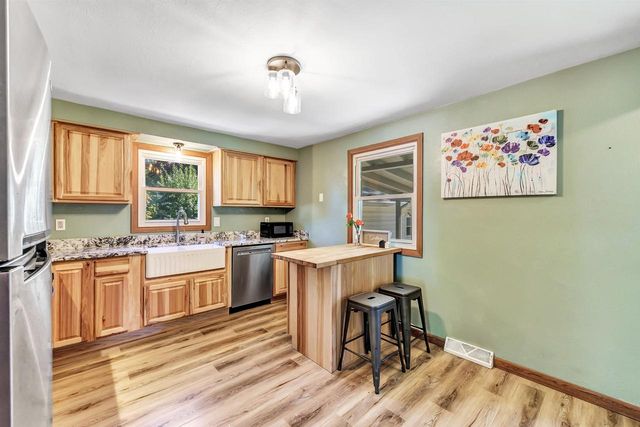 650 MEMORY AVENUE, Green Bay, WI 54301