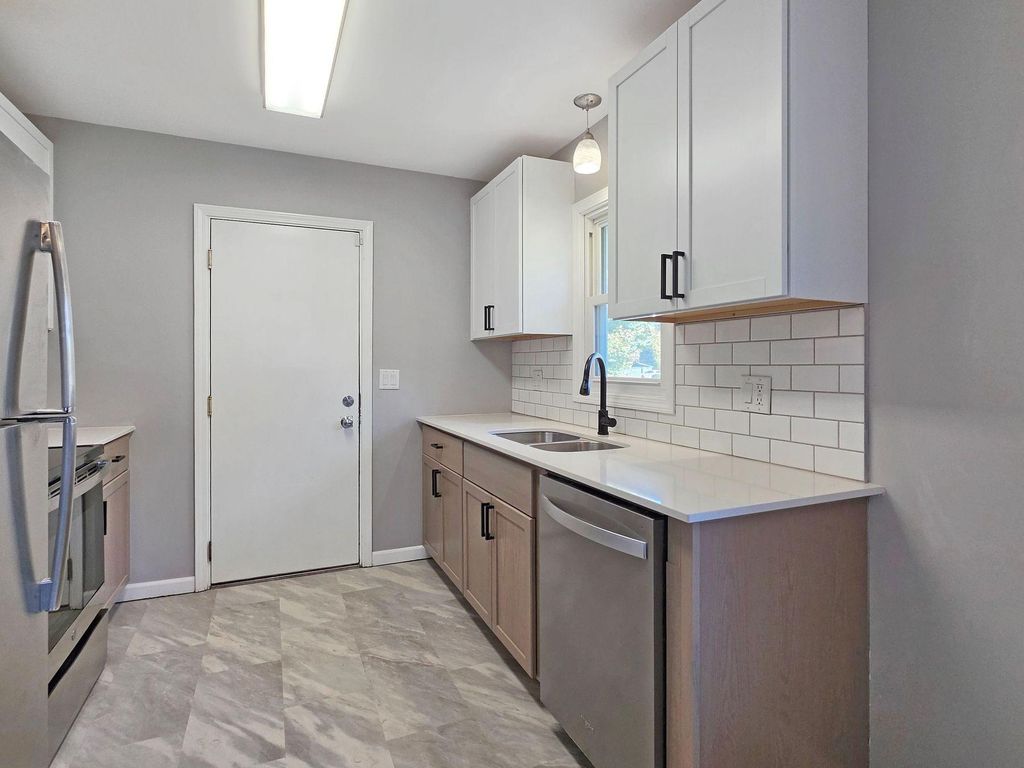 9312 Oakland Avenue S, Bloomington, MN 55420 — photo 3