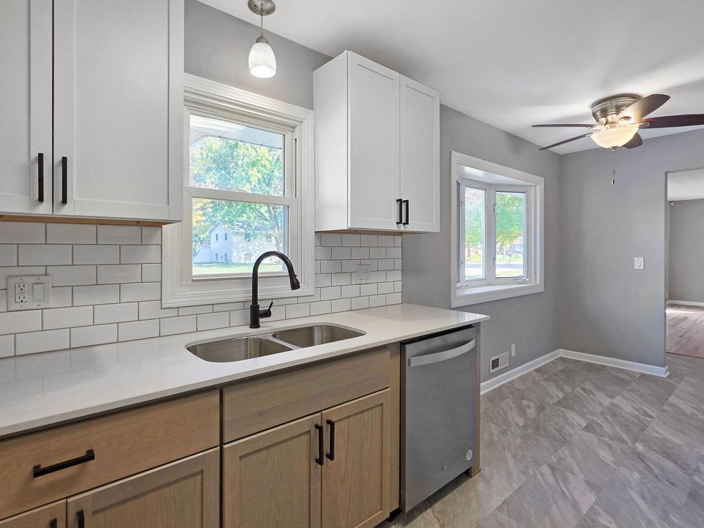 9312 Oakland Avenue S, Bloomington, MN 55420 — photo 5