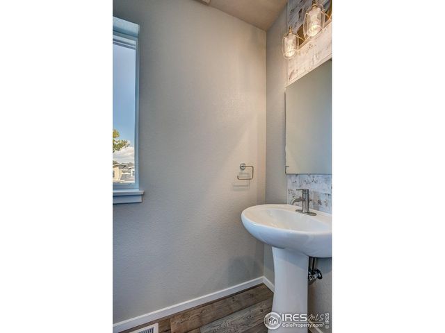 824 Cherokee Dr, Fort Collins, CO 80525