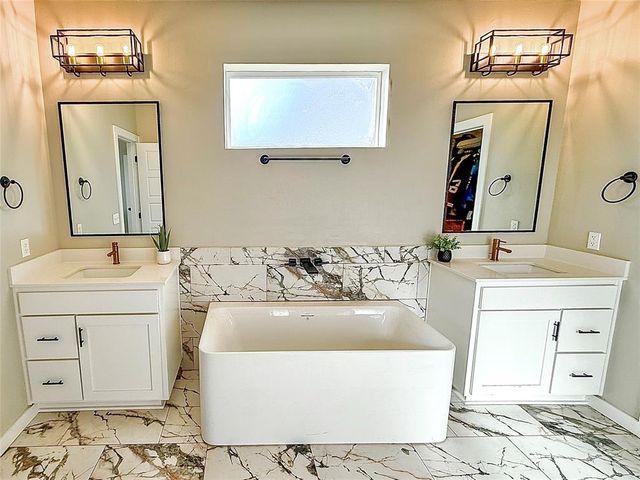 15104 Jasper Court, Edmond, OK 73013