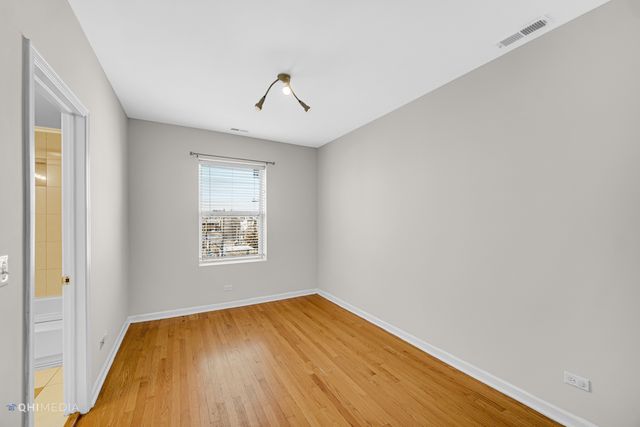 2316 W ROSEMONT Avenue 3, Chicago, IL 60659