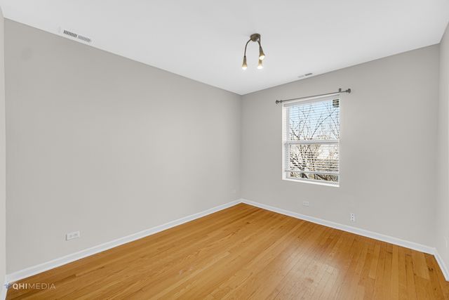 2316 W ROSEMONT Avenue 3, Chicago, IL 60659