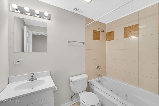 2316 W ROSEMONT Avenue 3, Chicago, IL 60659