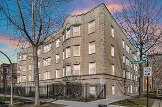 2316 W ROSEMONT Avenue 3, Chicago, IL 60659