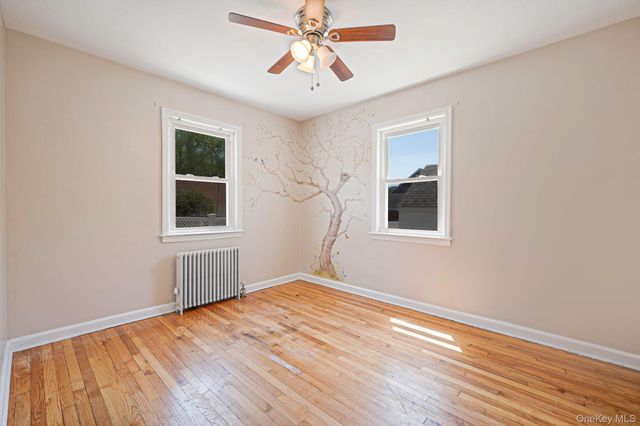 6 Lake Avenue, Merrick, NY 11566
