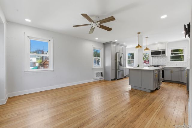 6 Lake Avenue, Merrick, NY 11566