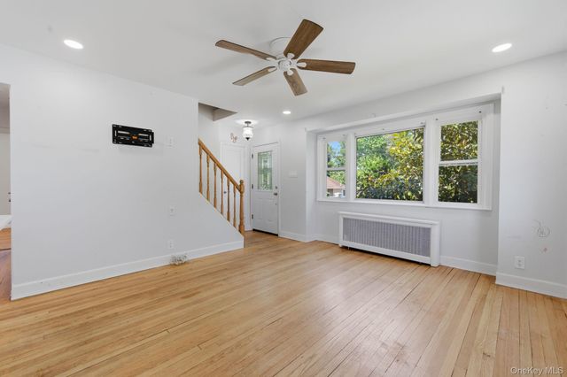 6 Lake Avenue, Merrick, NY 11566